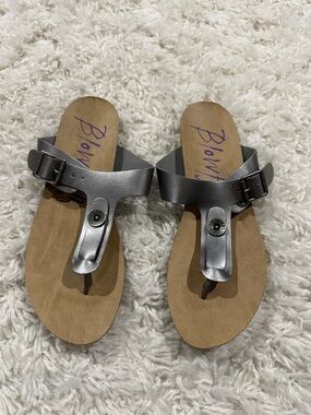 BLOWFISH Y2K Bohemian Metallic Pewter T-Strap Thong Sandals NWOT Sz 6.5